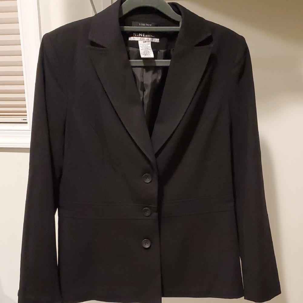 Nine & Company Women's Black Blazer 3 Button Stretch Design Sz 8P Petite